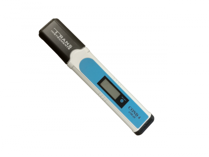 Digital conductivity meter