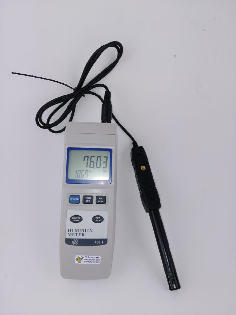Portable digital thermo-hygrometer